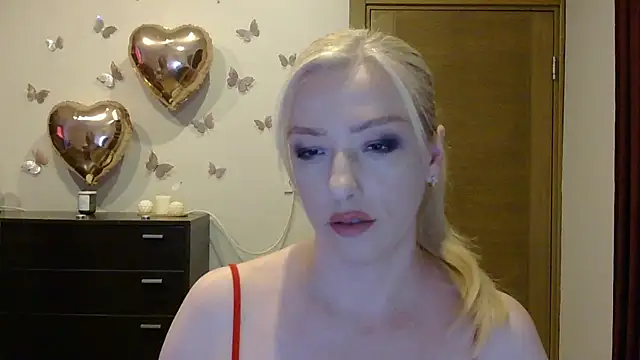 Snapshot of Wild_Silk_Desire chatting on 6, 7, 2026 Wild Silk Desire online show from 6, 7, 2026
