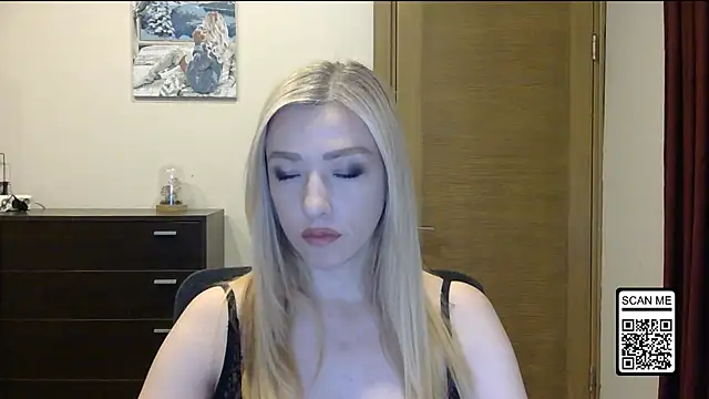 Wild Silk Desire online show from 28, 10, 2025