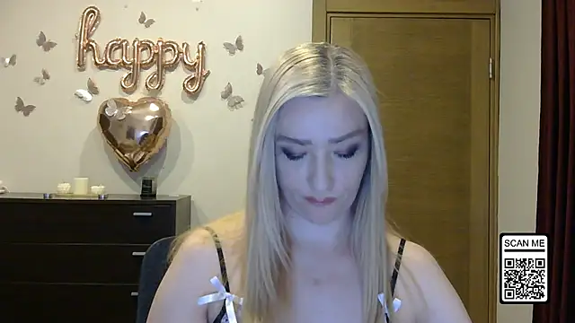 Snapshot of Wild_Silk_Desire chatting on 19, 4, 2026 Wild Silk Desire online show from 19, 4, 2026