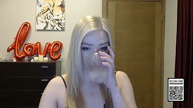 Wild Silk Desire online show from 31, 3, 2026