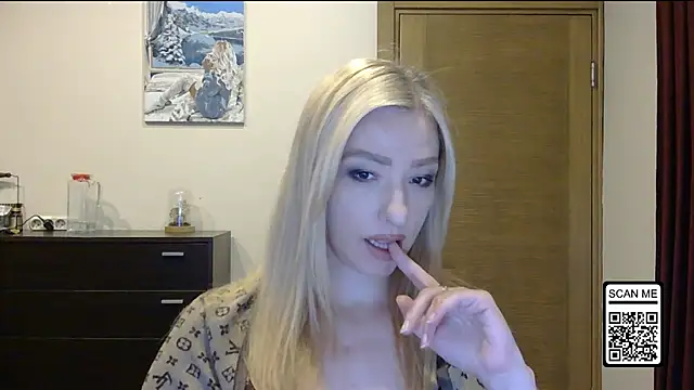 Wild Silk Desire online show from 15, 10, 2025