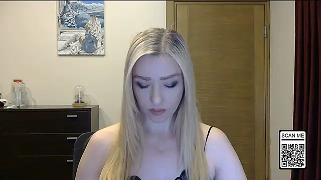 Wild Silk Desire online show from 10, 11, 2025