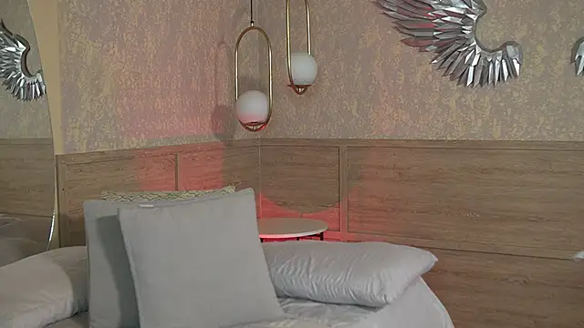 Susan wall online show from 24, 9, 2025