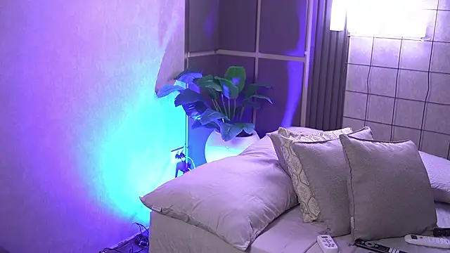 Susan wall online show from 17, 10, 2025