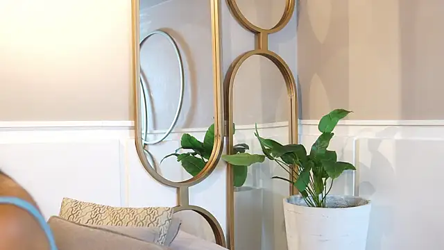 Susan wall online show from 20, 9, 2025