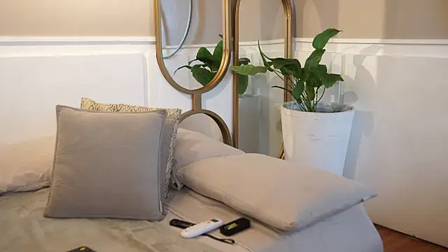 Susan wall online show from 21, 9, 2025