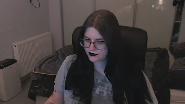 GothSuccubusBabe online show from 10, 6, 2026