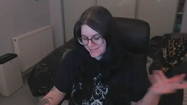 GothSuccubusBabe online show from 30, 5, 2026