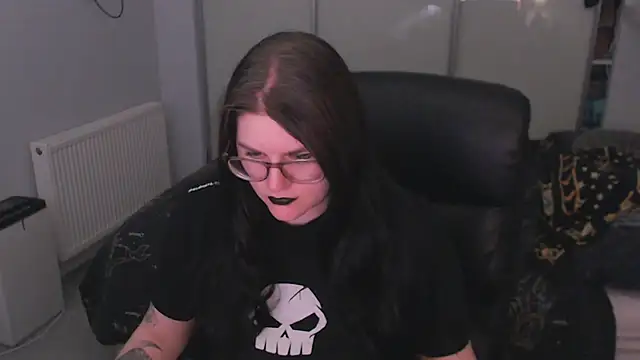 GothSuccubusBabe online show from 31, 5, 2026