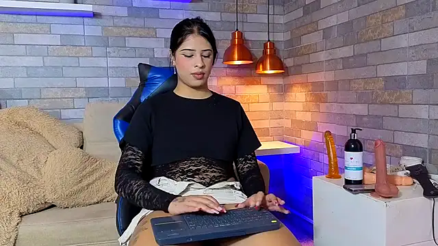 Snapshot of DixyPalmer chatting on 26, 6, 2026 DixyPalmer online show from 26, 6, 2026