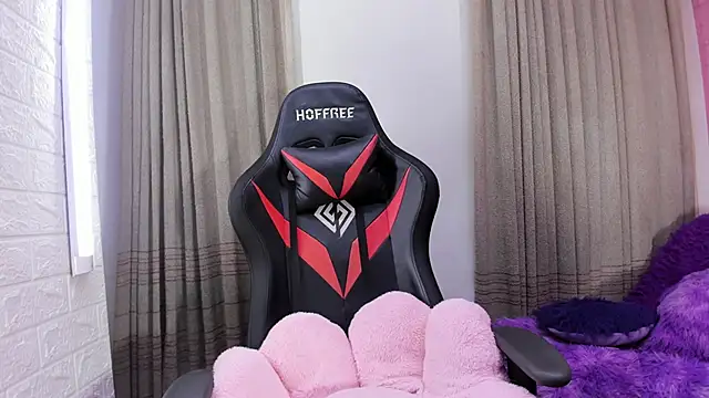  Alice Abby online show from 5, 11, 2025