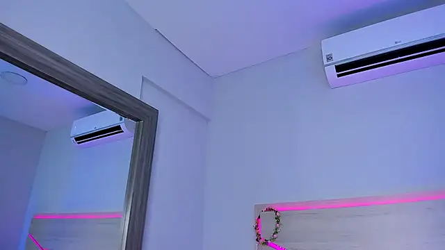 ZoeMorris online show from 18, 12, 2025