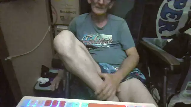 Lovyourpuss online show from 17, 5, 2026