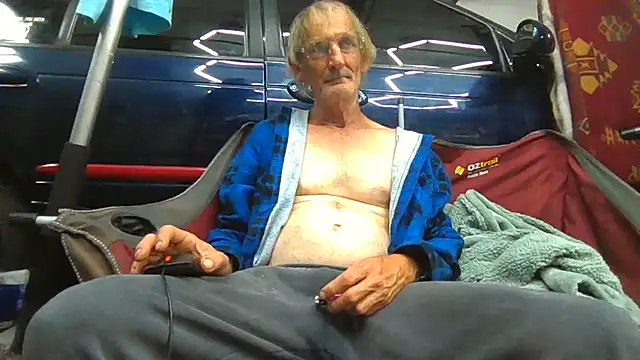 Lovyourpuss online show from 14, 2, 2026