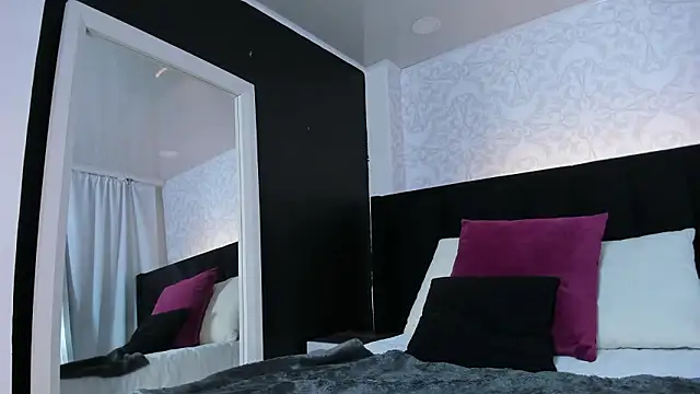 floraginette online show from 11, 3, 2026