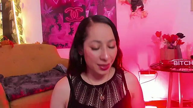 floraginette online show from 3, 11, 2025