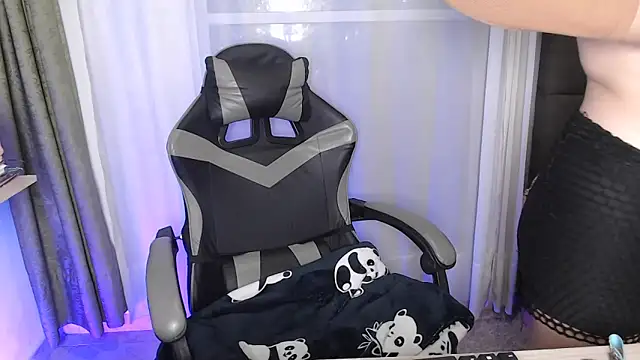 mariaana  222 online show from 9, 4, 2026