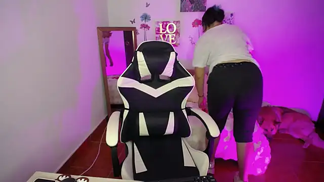 Snapshot of mariaana__222 chatting on 13, 10, 2025 mariaana 222 online show from 13, 10, 2025