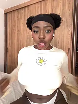 alissradiante1 online show from 7, 11, 2025