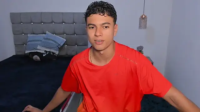 Snapshot of Santy_Stump chatting on 18, 2, 2026 Santy Stump online show from 18, 2, 2026