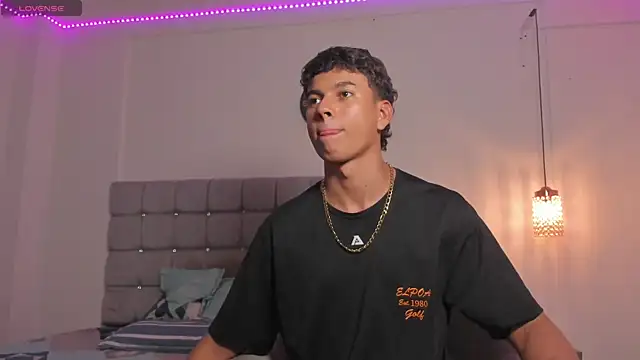 Santy Stump online show from 1, 11, 2025