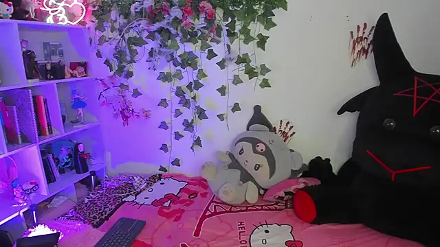 sarahminage  online show from 25, 11, 2025