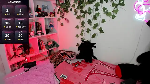 sarahminage  online show from 18, 9, 2025