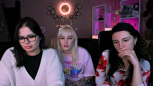 Snapshot of jeren_smile chatting on 19, 11, 2025 jeren smile online show from 19, 11, 2025