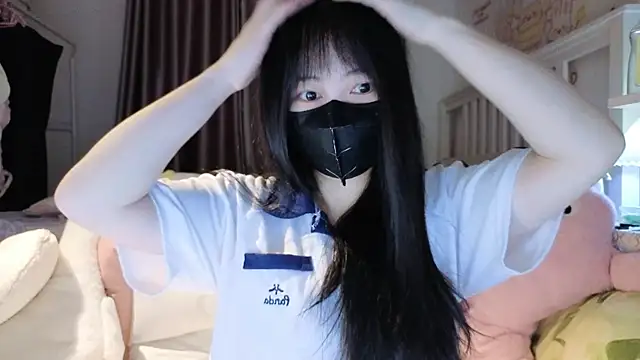 Snapshot of love-uiui chatting on 14, 10, 2025 love-uiui online show from 14, 10, 2025