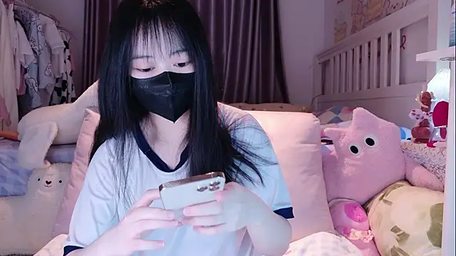 Snapshot of love-uiui chatting on 21, 11, 2025 love-uiui online show from 21, 11, 2025