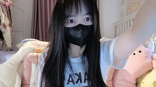 Snapshot of love-uiui chatting on 8, 10, 2025 love-uiui online show from 8, 10, 2025