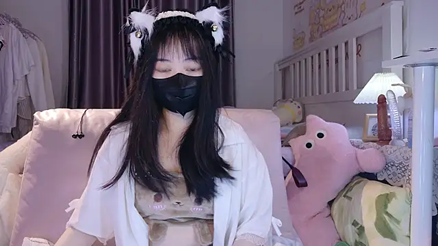 Snapshot of love-uiui chatting on 28, 10, 2025 love-uiui online show from 28, 10, 2025