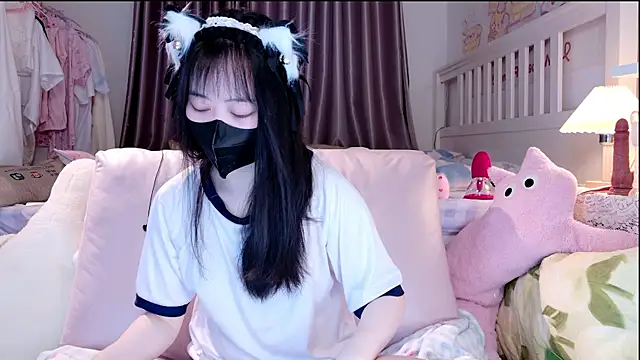 Snapshot of love-uiui chatting on 3, 11, 2025 love-uiui online show from 3, 11, 2025