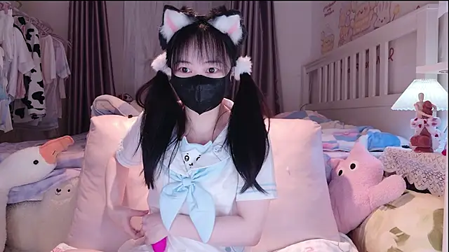 Snapshot of love-uiui chatting on 16, 11, 2025 love-uiui online show from 16, 11, 2025