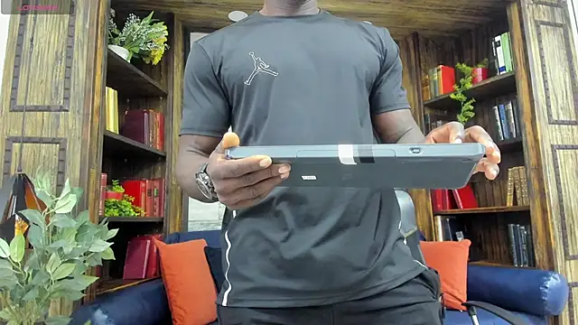 MarcusBlack  online show from 27, 11, 2025