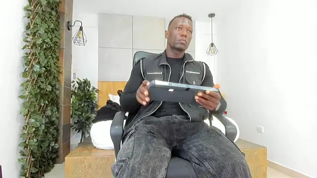 MarcusBlack  online show from 4, 10, 2025