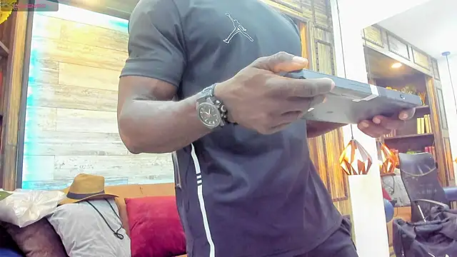 MarcusBlack  online show from 26, 11, 2025