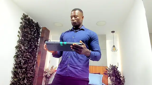 MarcusBlack  online show from 13, 4, 2026