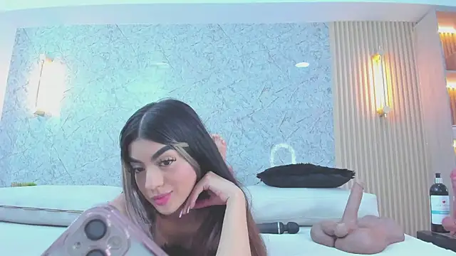 Antonella west online show from 6, 10, 2025