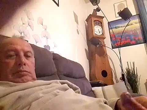 Vince072 online show from 28, 10, 2025