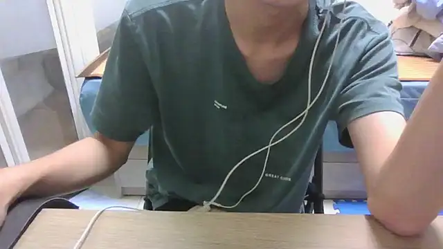 Snapshot of yzy_22_fun chatting on 10, 6, 2026 yzy 22 fun online show from 10, 6, 2026