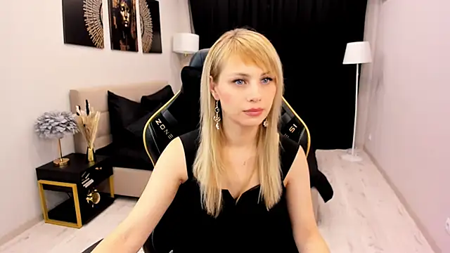 Snapshot of LindaSandy_1 chatting on 7, 11, 2025 LindaSandy 1 online show from 7, 11, 2025