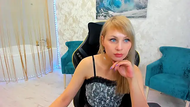 Snapshot of LindaSandy_1 chatting on 3, 10, 2025 LindaSandy 1 online show from 3, 10, 2025