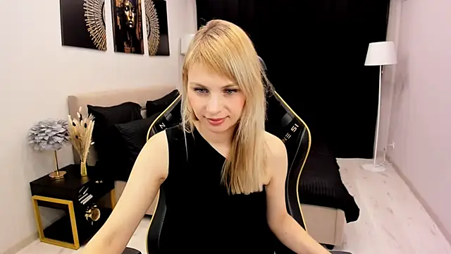 Snapshot of LindaSandy_1 chatting on 12, 11, 2025 LindaSandy 1 online show from 12, 11, 2025