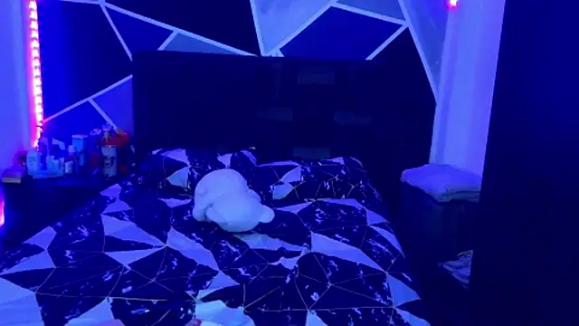 jazminslut online show from 6, 3, 2026