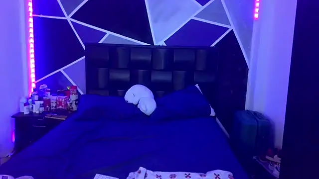 jazminslut online show from 24, 4, 2026