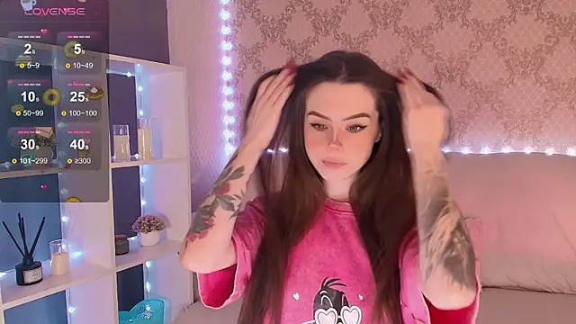 Snapshot of HolyMiax chatting on 25, 2, 2026 HolyMiax online show from 25, 2, 2026