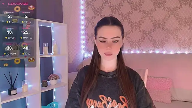 Snapshot of HolyMiax chatting on 24, 2, 2026 HolyMiax online show from 24, 2, 2026