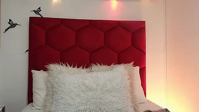 Snapshot of EmmaJhomson chatting on 23, 2, 2026 EmmaJhomson online show from 23, 2, 2026