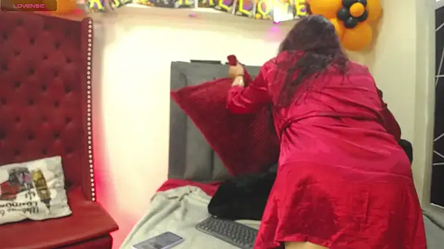 EmmaJhomson online show from 17, 10, 2025